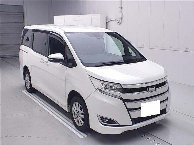 Toyota NOAH 2017 7206365-0