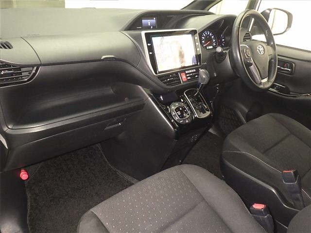 Toyota NOAH 2017 7206365-4