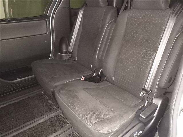 Toyota NOAH 2017 7206365-7