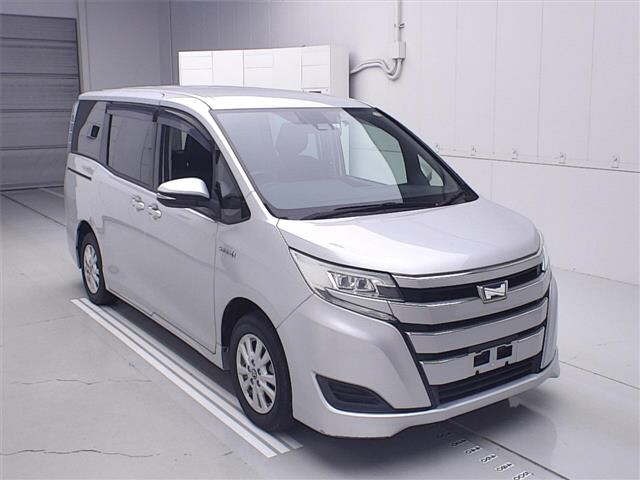 Toyota NOAH 2017 7206368-0