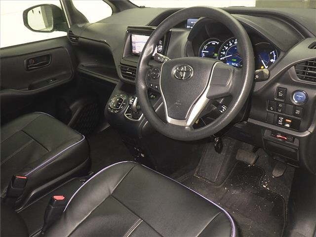 Toyota NOAH 2017 7206368-3