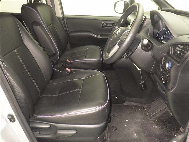 Toyota NOAH 2017 7206368-5