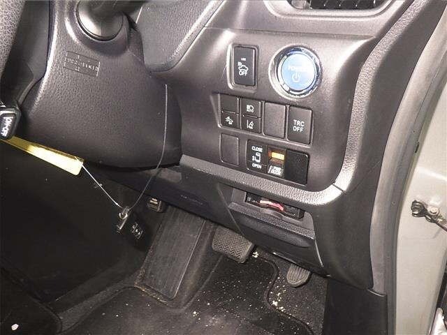 Toyota NOAH 2017 7206368-8