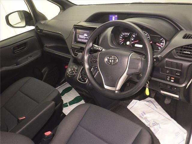 Toyota NOAH 2015 7206376-3