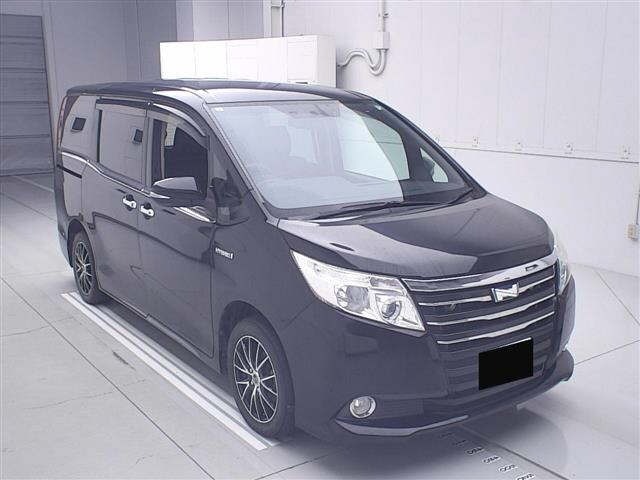 Toyota NOAH 2015 7206377-0