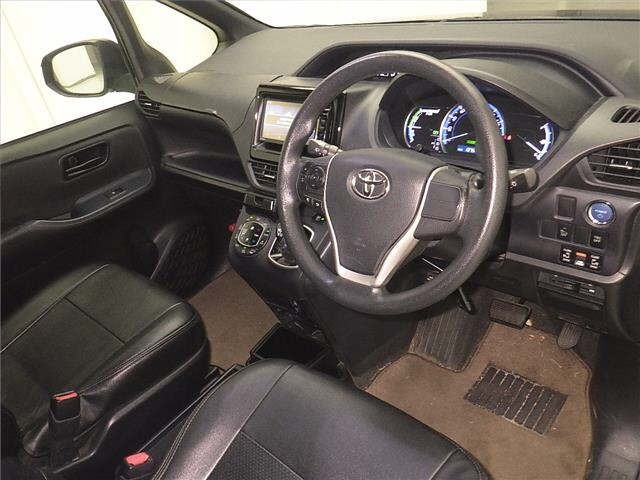 Toyota NOAH 2015 7206377-3