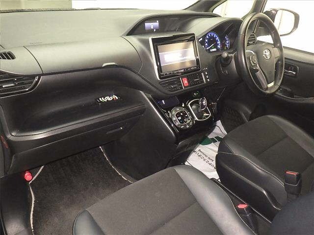 Toyota NOAH 2016 7206385-4