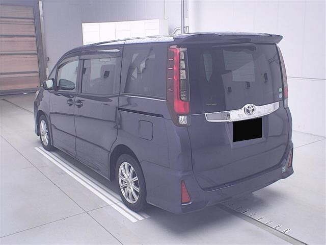 Toyota NOAH 2014 7206386-1