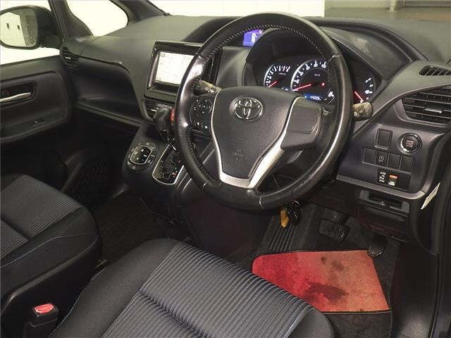 Toyota NOAH 2014 7206386-3