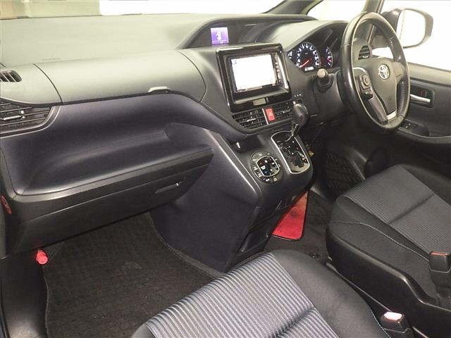 Toyota NOAH 2014 7206386-4