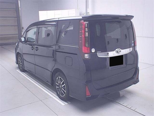 Toyota NOAH 2015 7206387-1