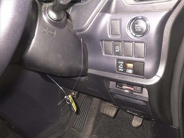 Toyota NOAH 2015 7206387-8