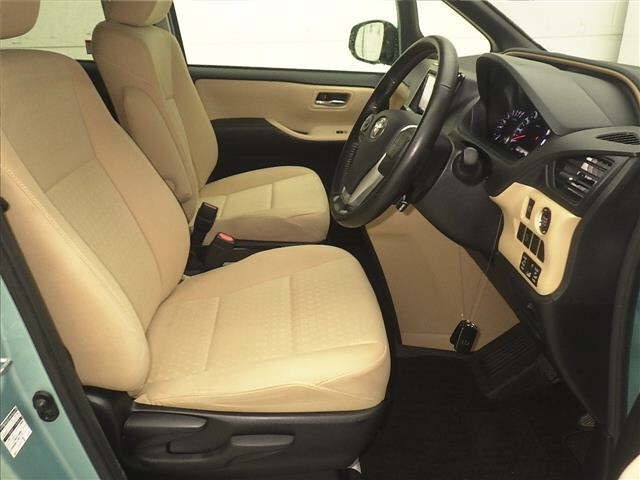 Toyota NOAH 2014 7206400-5