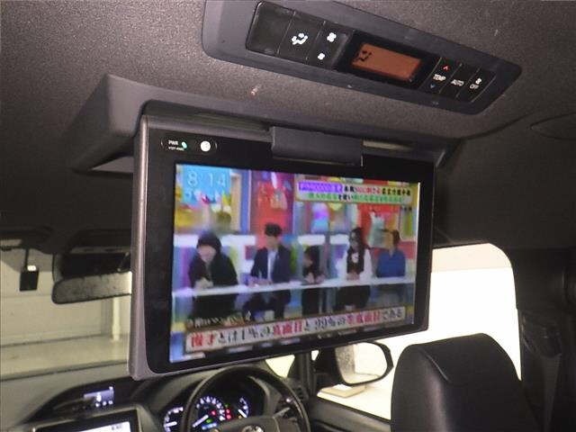 Toyota NOAH 2018 7206402-8