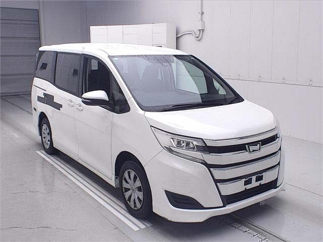 Toyota NOAH 2020 7206403-0