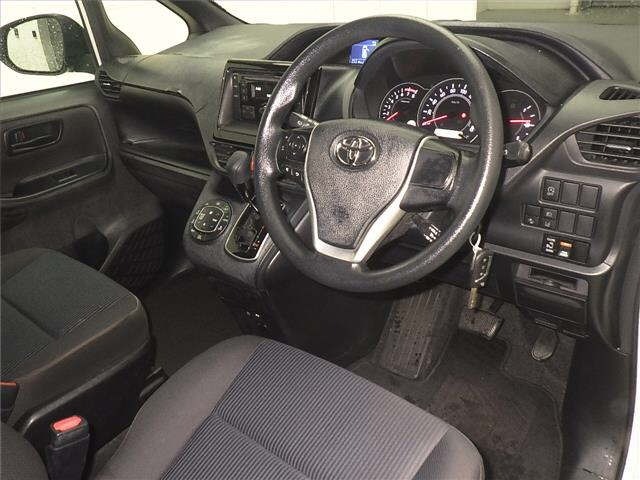 Toyota NOAH 2020 7206403-3