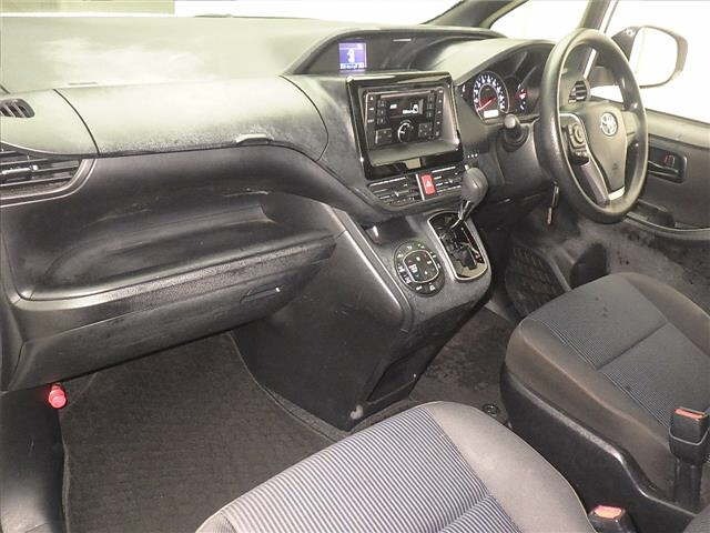 Toyota NOAH 2020 7206403-4