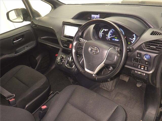 Toyota NOAH 2016 7206405-3