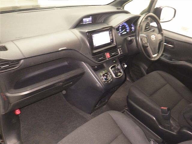 Toyota NOAH 2016 7206405-4