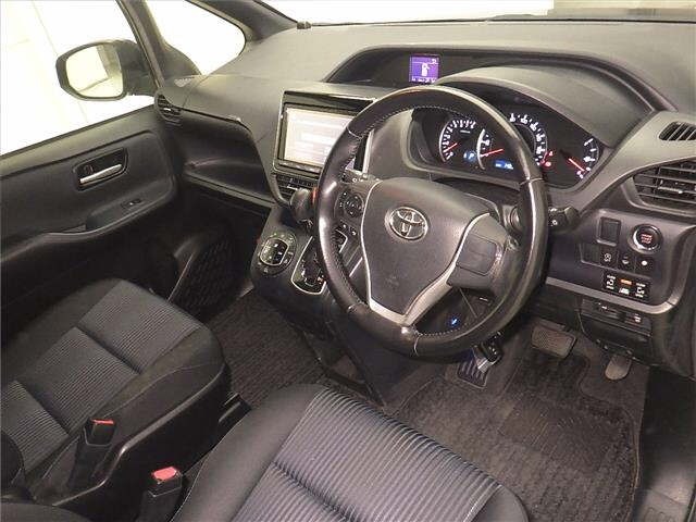 Toyota NOAH 2015 7206419-3