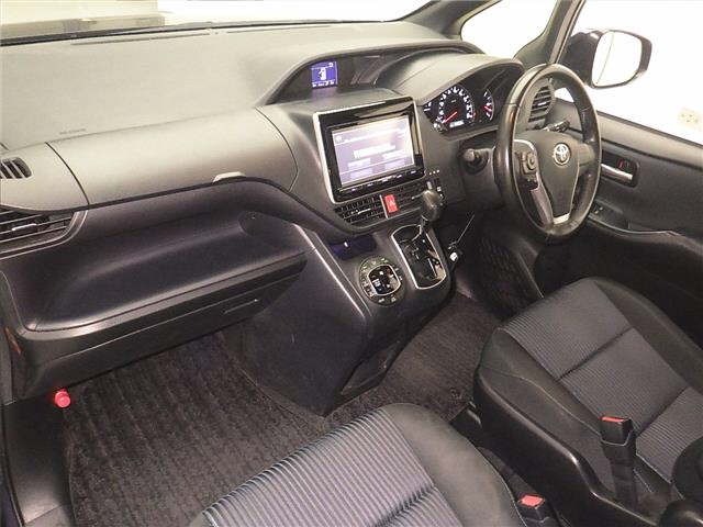 Toyota NOAH 2015 7206419-4