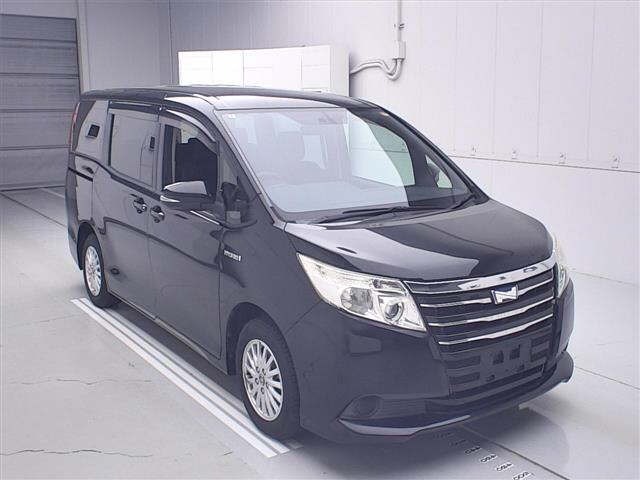Toyota NOAH 2014 7206428-0