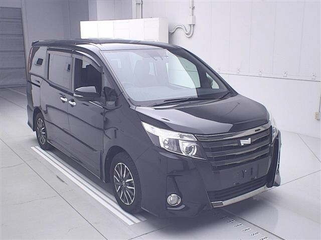 Toyota NOAH 2017 7206431-0