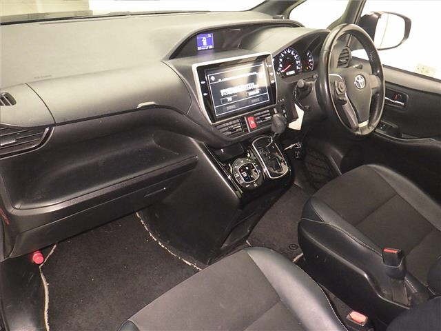 Toyota NOAH 2017 7206431-4