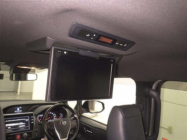 Toyota NOAH 2017 7206431-8