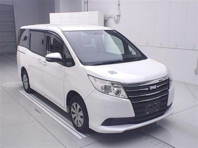 Toyota NOAH 2014 7206432-0