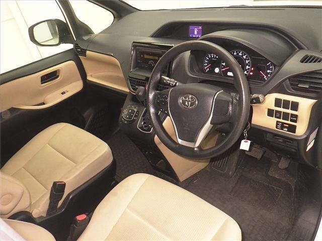 Toyota NOAH 2014 7206432-3