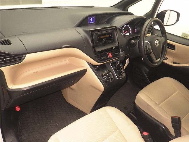 Toyota NOAH 2014 7206432-4