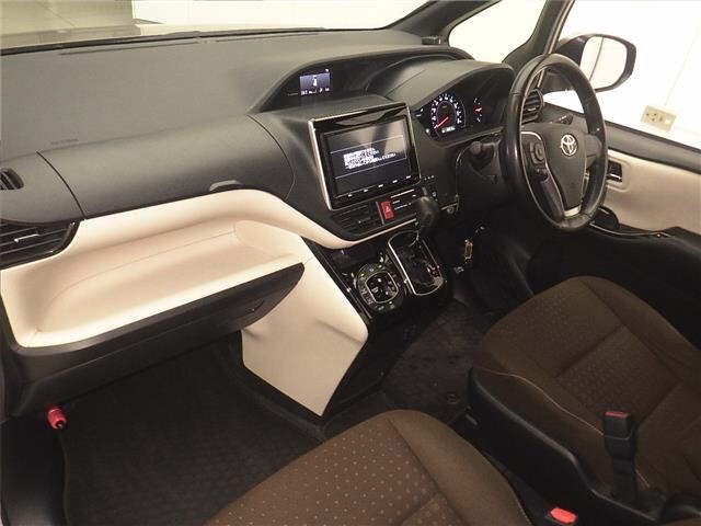 Toyota NOAH 2018 7206457-4