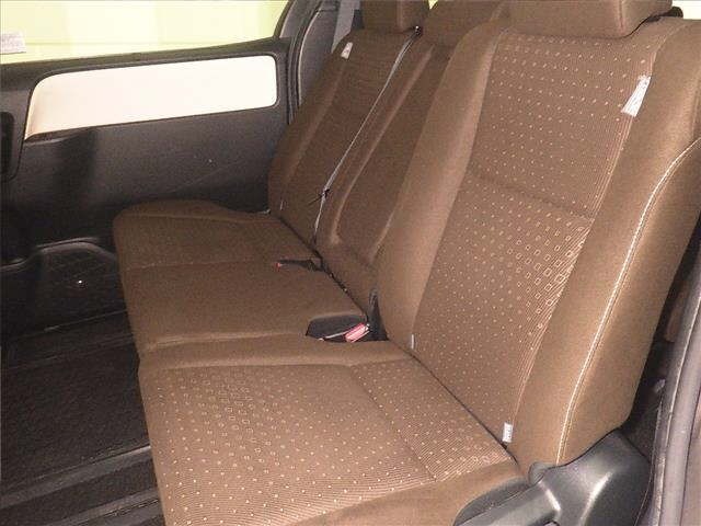 Toyota NOAH 2018 7206457-7