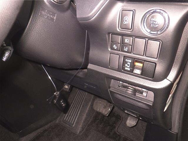 Toyota NOAH 2017 7206458-8