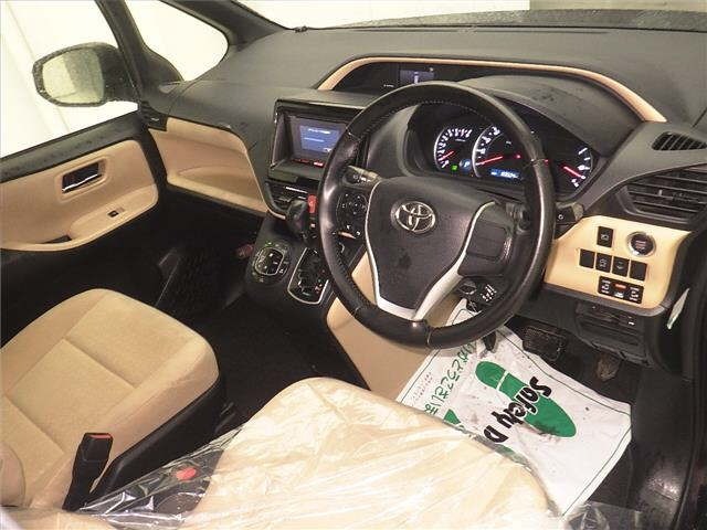 Toyota NOAH 2014 7206461-3