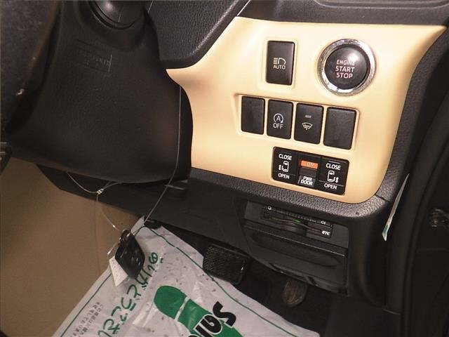 Toyota NOAH 2014 7206461-8