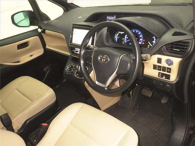 Toyota NOAH 2014 7206462-3