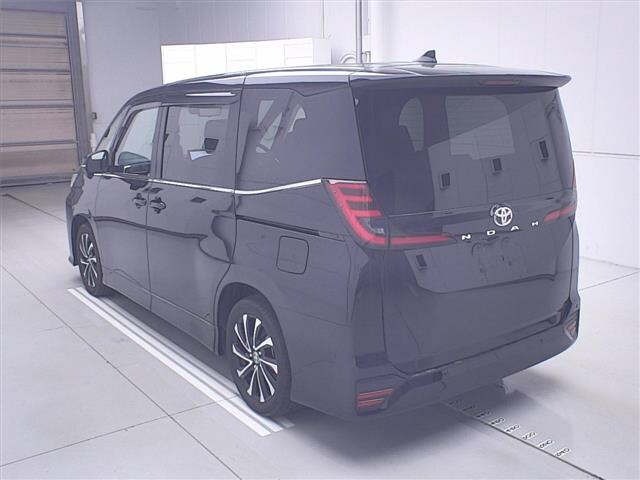 Toyota NOAH 2023 7206464-1