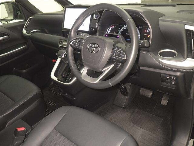 Toyota NOAH 2023 7206464-3