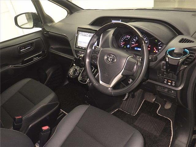 Toyota NOAH 2021 7206465-3