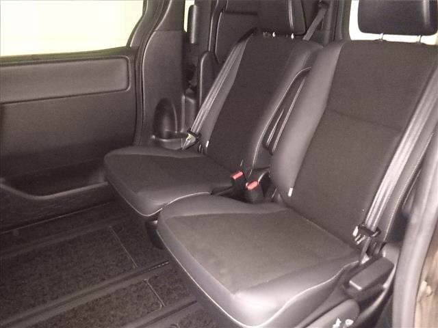 Toyota NOAH 2021 7206465-7