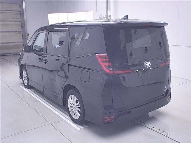 Toyota NOAH 2023 7206482-1
