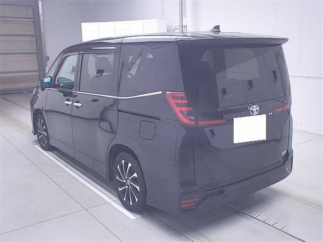 Toyota NOAH 2024 7206497-1