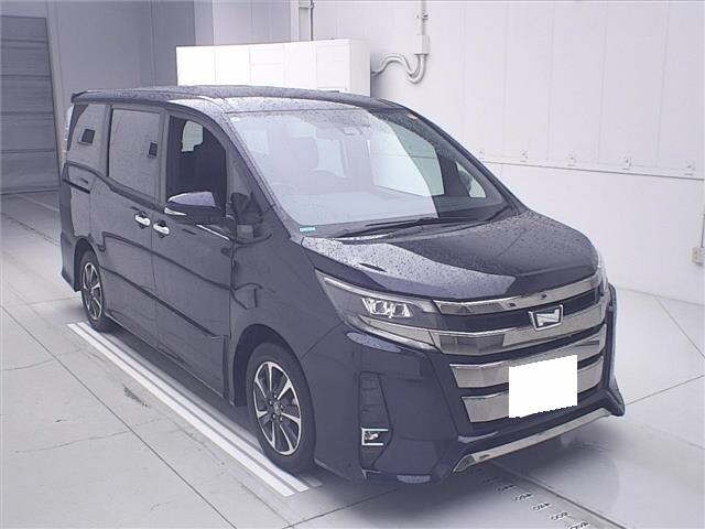 Toyota NOAH 2018 7206498-0