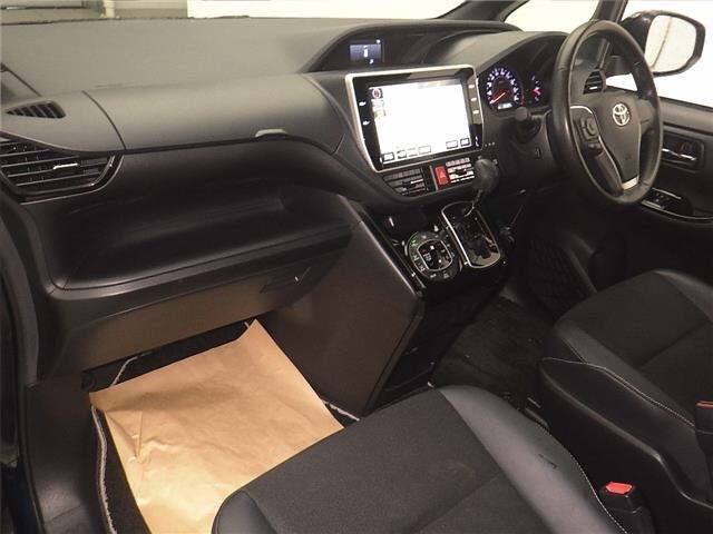 Toyota NOAH 2018 7206498-4