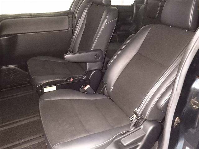Toyota NOAH 2018 7206498-7