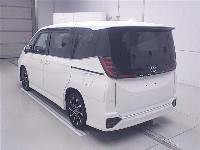 Toyota NOAH 2024 7206499-1