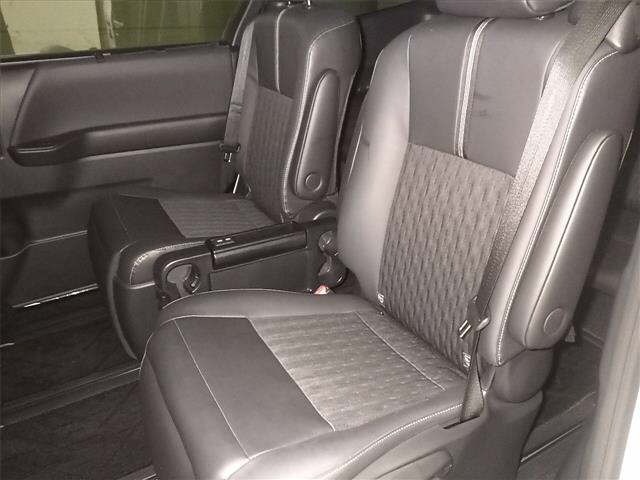 Toyota NOAH 2024 7206500-7