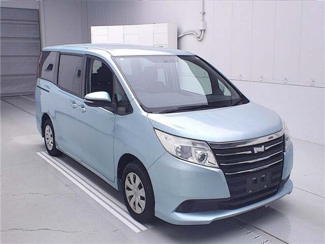 Toyota NOAH 2015 7206504-0